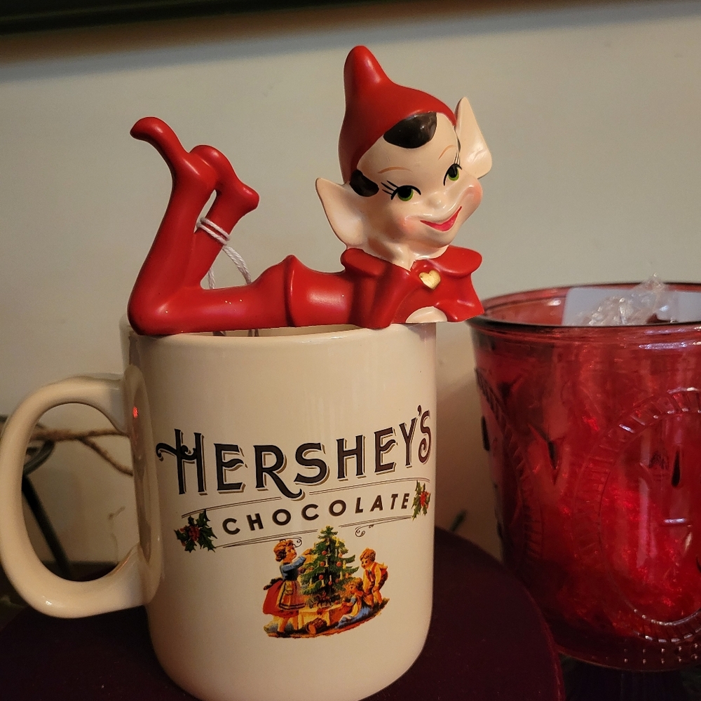 Jumbo Hershey's Chocolate Mug ~ Christmas Tree Image ~ EUC ~ Big!